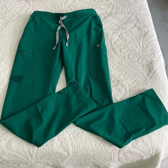 Figs Pants - Figs Scrub Set in Green